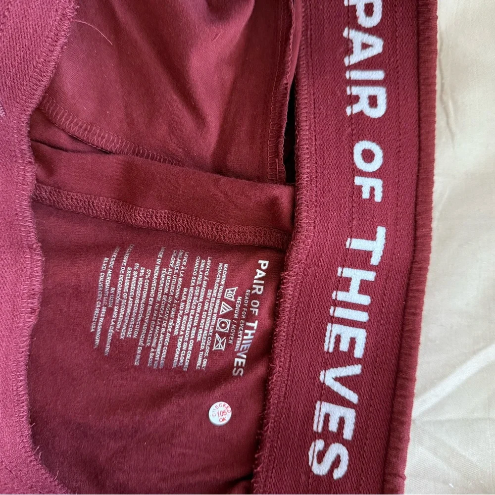 Pair of Thieves Men's Maroon Joggers - Picture 2 of 3